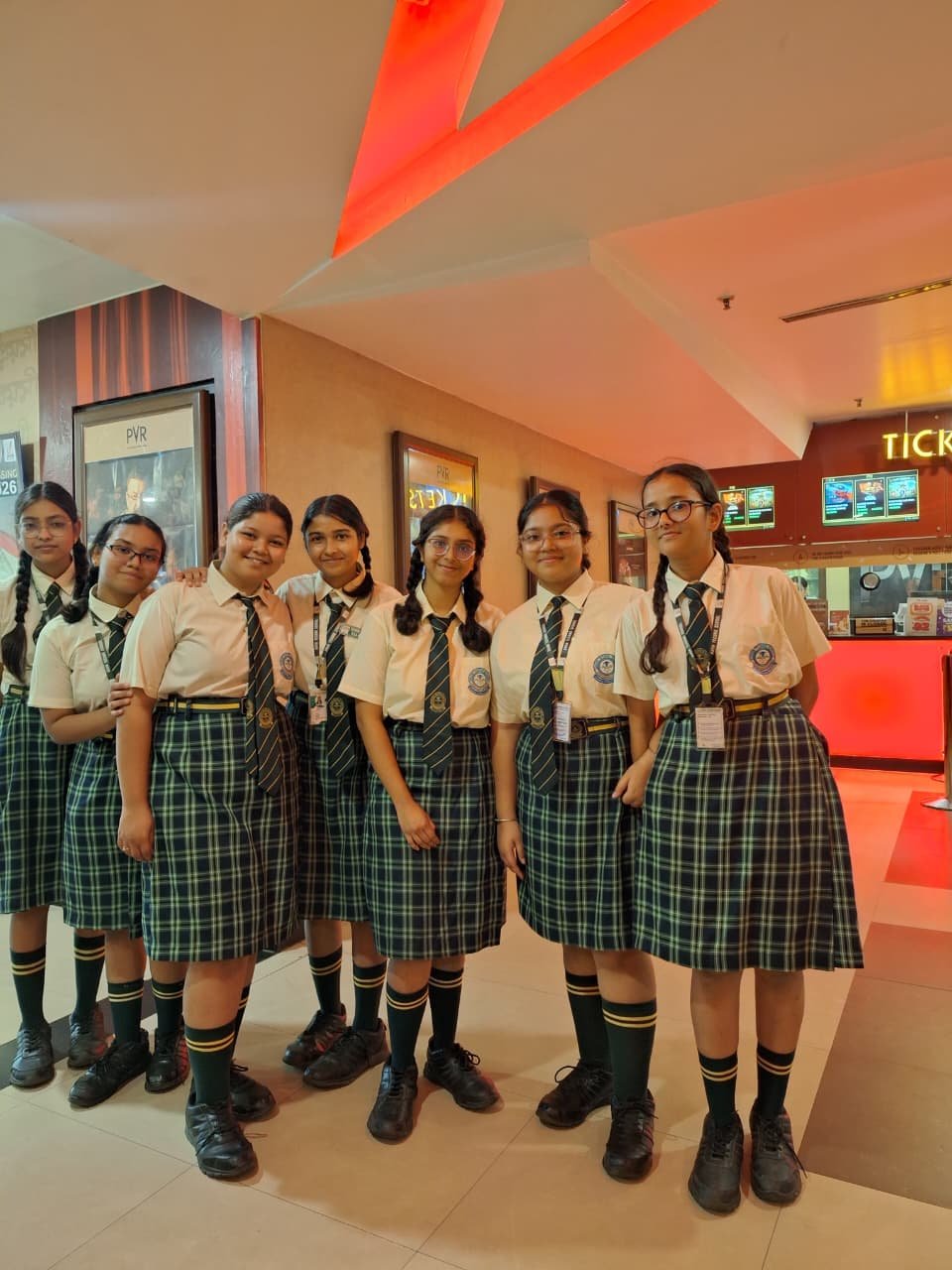 Movie Day Out (Saptadingar Guptodhon)