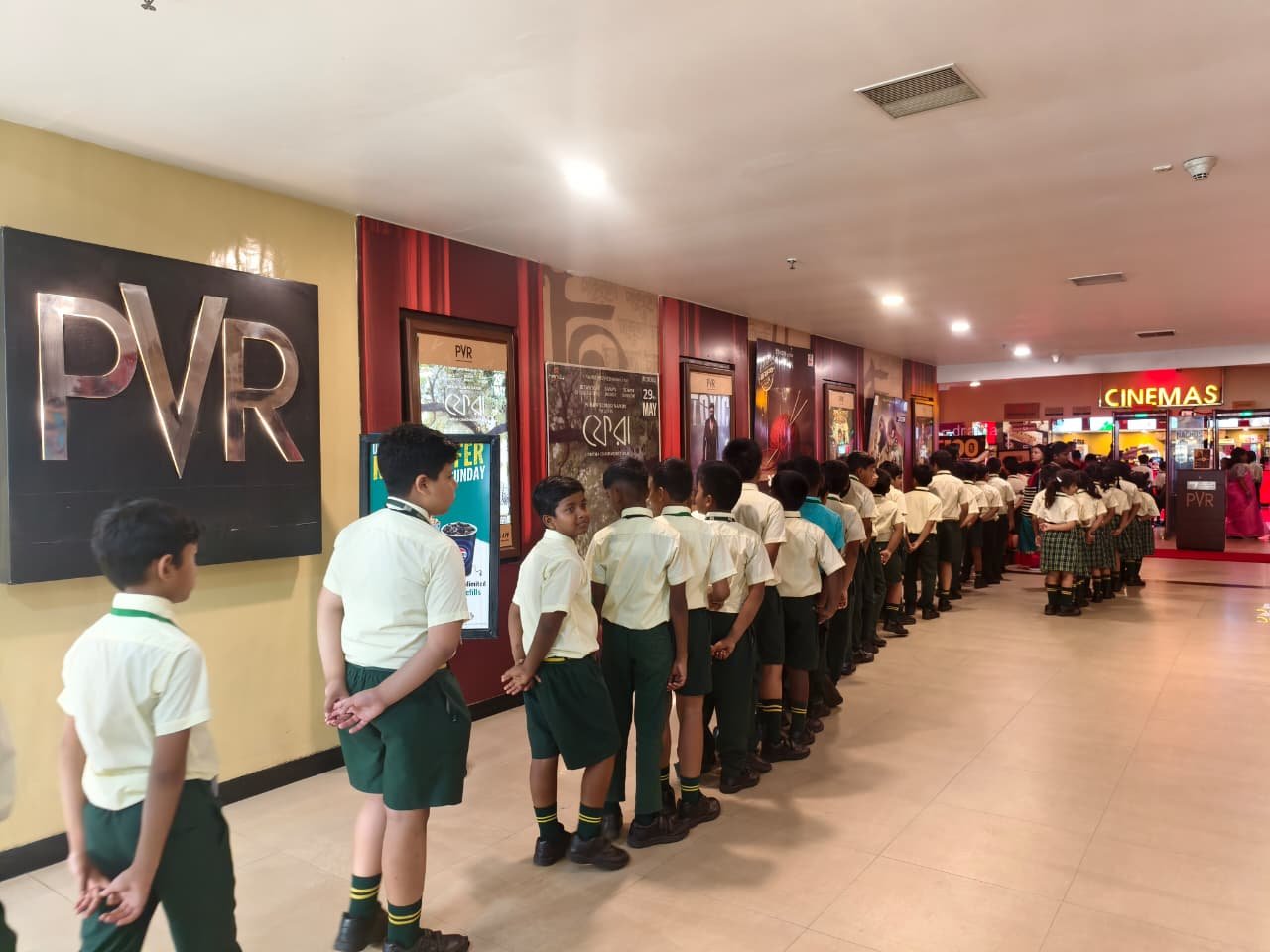 Movie Day Out (Saptadingar Guptodhon)